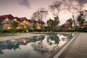 Pool - Manohari The Tea Retreat Dibrugarh (Dibrugarh)