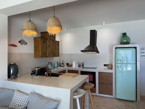 Private kitchen - Brand-New Villa 'Maison Magnolia', Infinity Pool & Sea View above Skopelos Town (Skopelos)