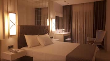 Doppelzimmer, Balkon, eingeschränkter Meerblick