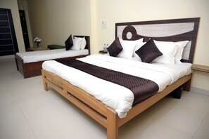 Family Triple Room, Hill View | Wi-fi percuma 