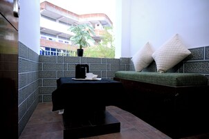 Economy Room, Balcony, Hill View | Dining