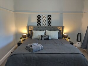5 bedrooms, iron/ironing board, free WiFi, bed sheets