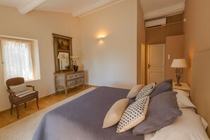 Room - Holiday home with swimming pool 10 minutes walk from the Village of Gordes (Gordes)