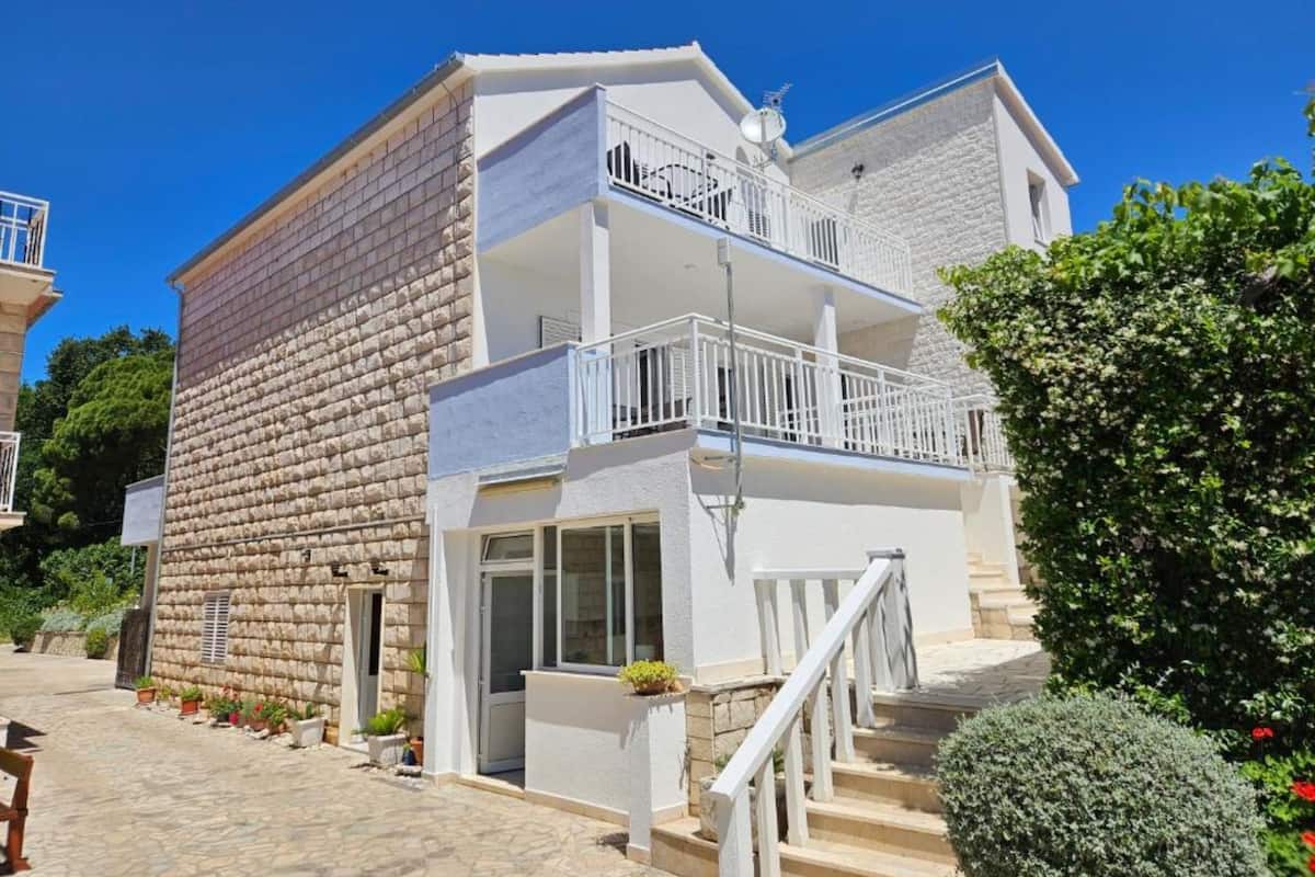 Huoneisto (Two bedroom Apartment with Terrace (5) | Ulkopuoli