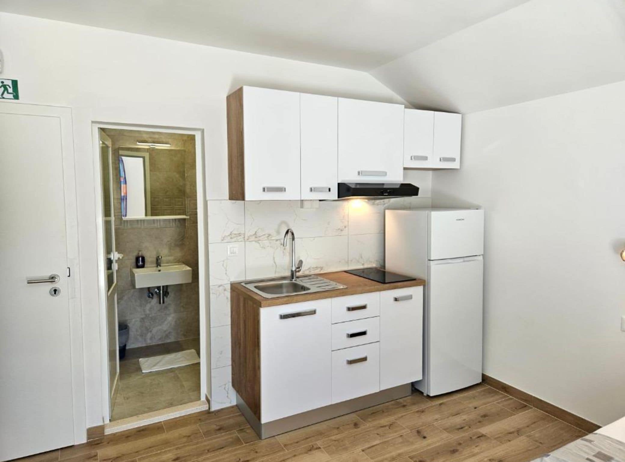 Apartemen (Three bedroom Apartment with Terrace ) | Dapur pribadi