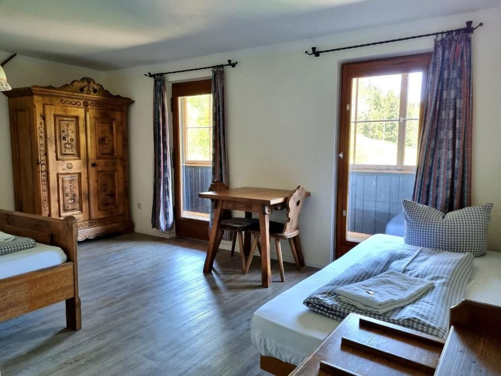 Dreibettzimmer, Balkon, Bergblick