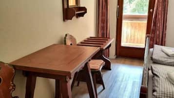 Doppelzimmer, Balkon, Bergblick | Innenbereich