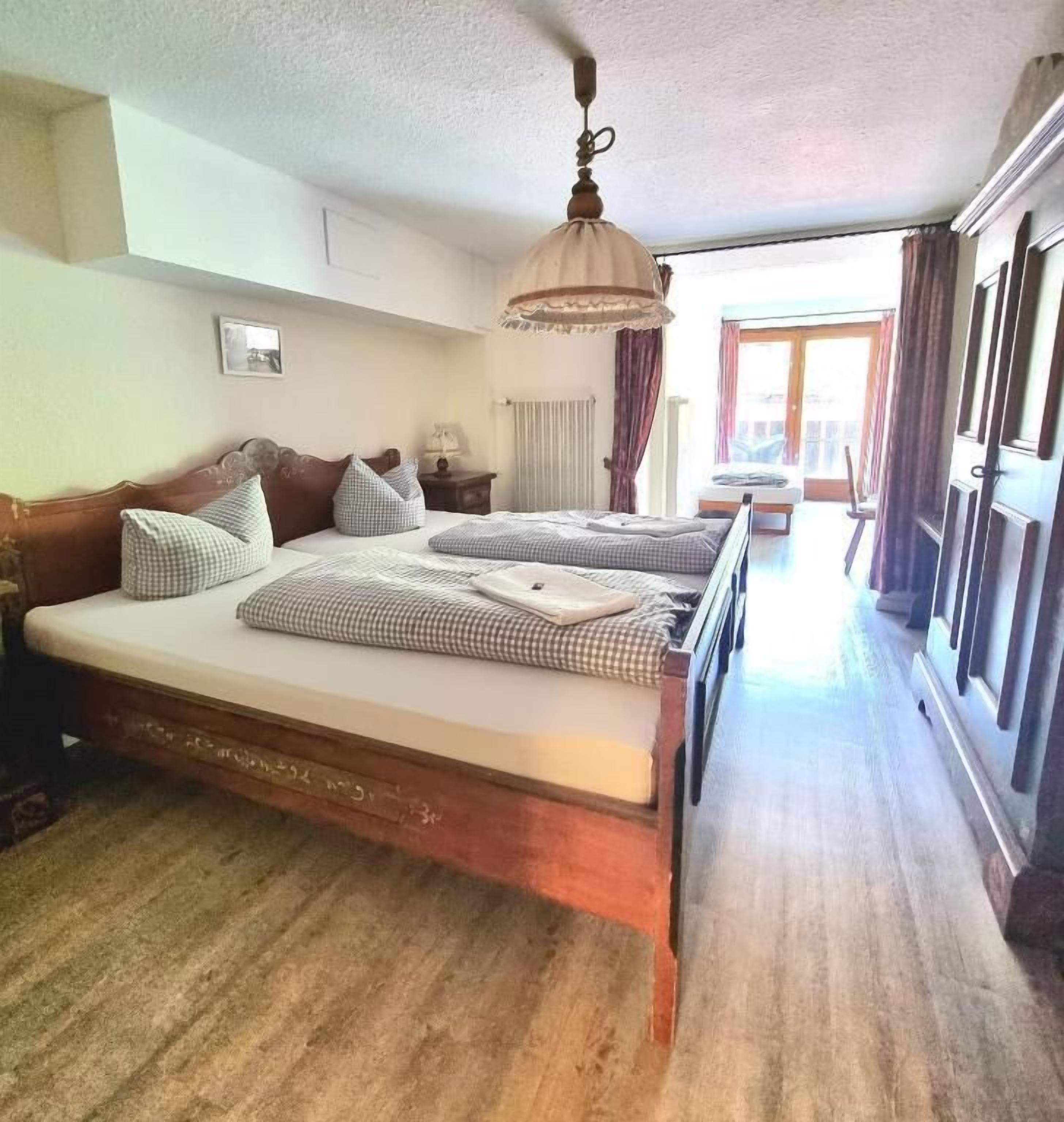 Room, Balcony, Mountain View