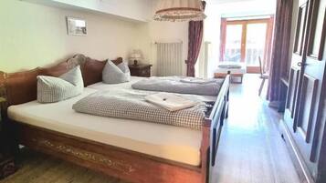 Room, Balcony, Mountain View