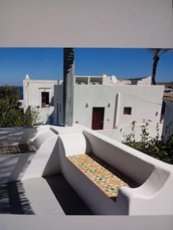 Property grounds. Ada Stromboli House in Piscità, close to the beach and the Cave of Aeolus.