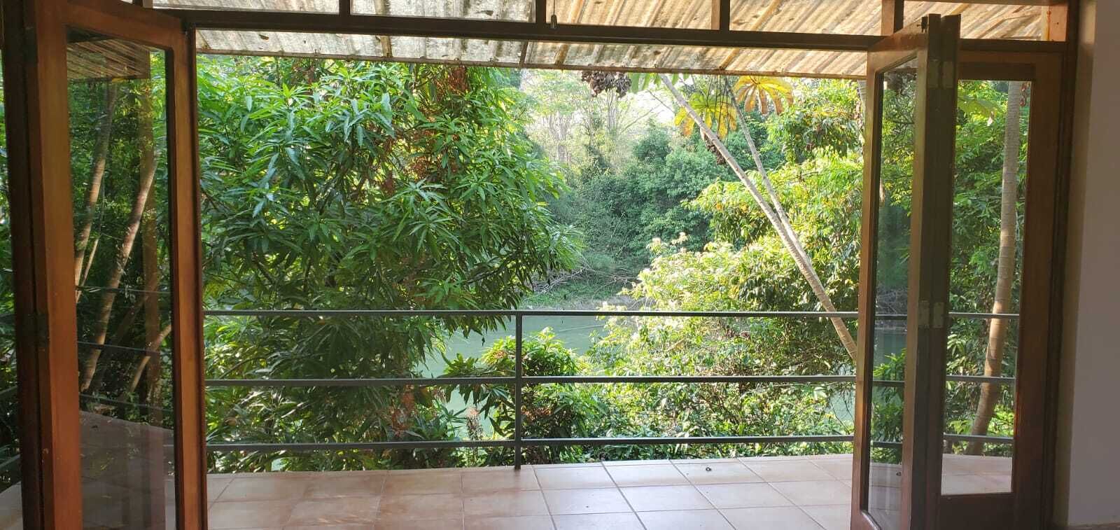 Comfort Cabin, River View | Interior