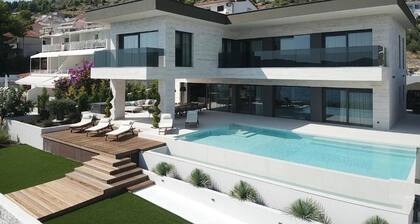 Sanctuary With Private Pier & Annex