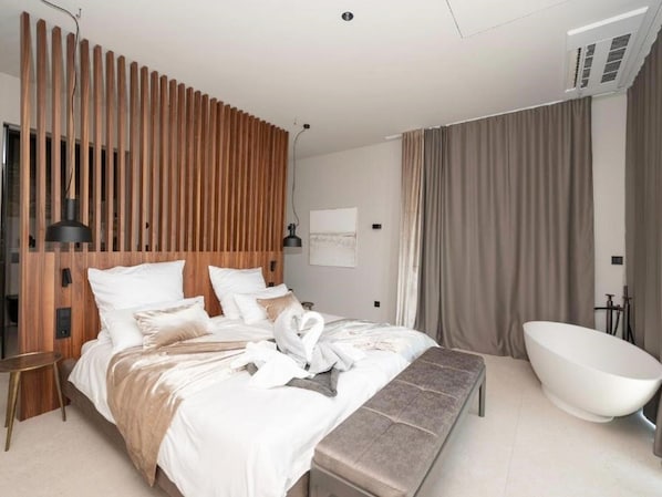 Villa | 4 bedrooms, iron/ironing board - Sanctuary With Private Pier & Annex (Seget)