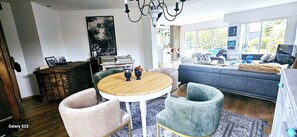 Interior - Villa with south-facing swimming pool, a haven of peace on the outskirts of Vannes and the Gulf. (Ploeren)