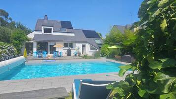 Piscine extérieure, piscine chauffée