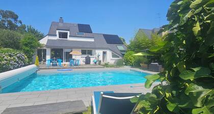Villa avec piscine plein sud, havre de paix aux portes de Vannes et du golfe