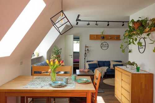 Ideal f. Couples & families: 2 bedrooms, kitchen, plenty of space & gym
