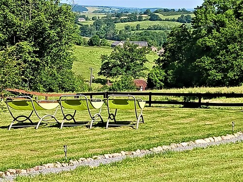 Gîte Montgaudon. Rural authentic farmhouse in the Morvan.