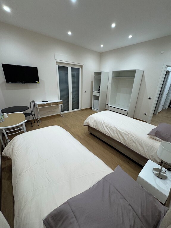 7 Minutes From The Excavations Of Pompeii, Spacious Rooms With Views Of Vesuvius And The Bay Of Naples. - Pompei