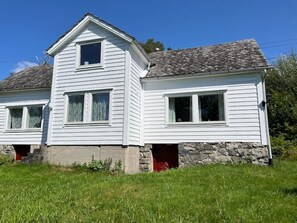Exterior - Charming and idyllic Westland house (Vestland)