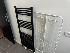 Basic Apartment | Bathroom - Stylish 2BR With 1LR Near to City Center (Gent)