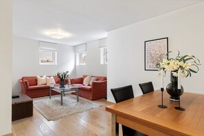 Dining - Vaulen Beach Apartment, Private Entrance and Parking (Rogaland)