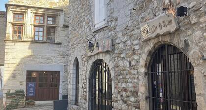 "L'Olivier" air-conditioned house / 700 m2