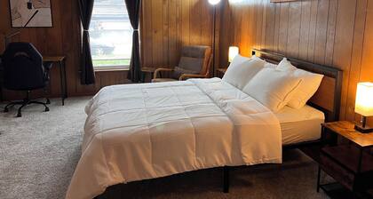 Cozy 1BR Retreat in Findlay Quiet, Clean & Comfortable