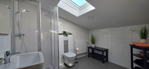 Shower, hair dryer - Vacation apartment "Seewohnung" with communal garden in Graal-Müritz (Graal-Müritz)