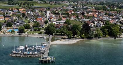 Apartment SeeZeit1 - with bright conservatory for relaxing by Lake Constance