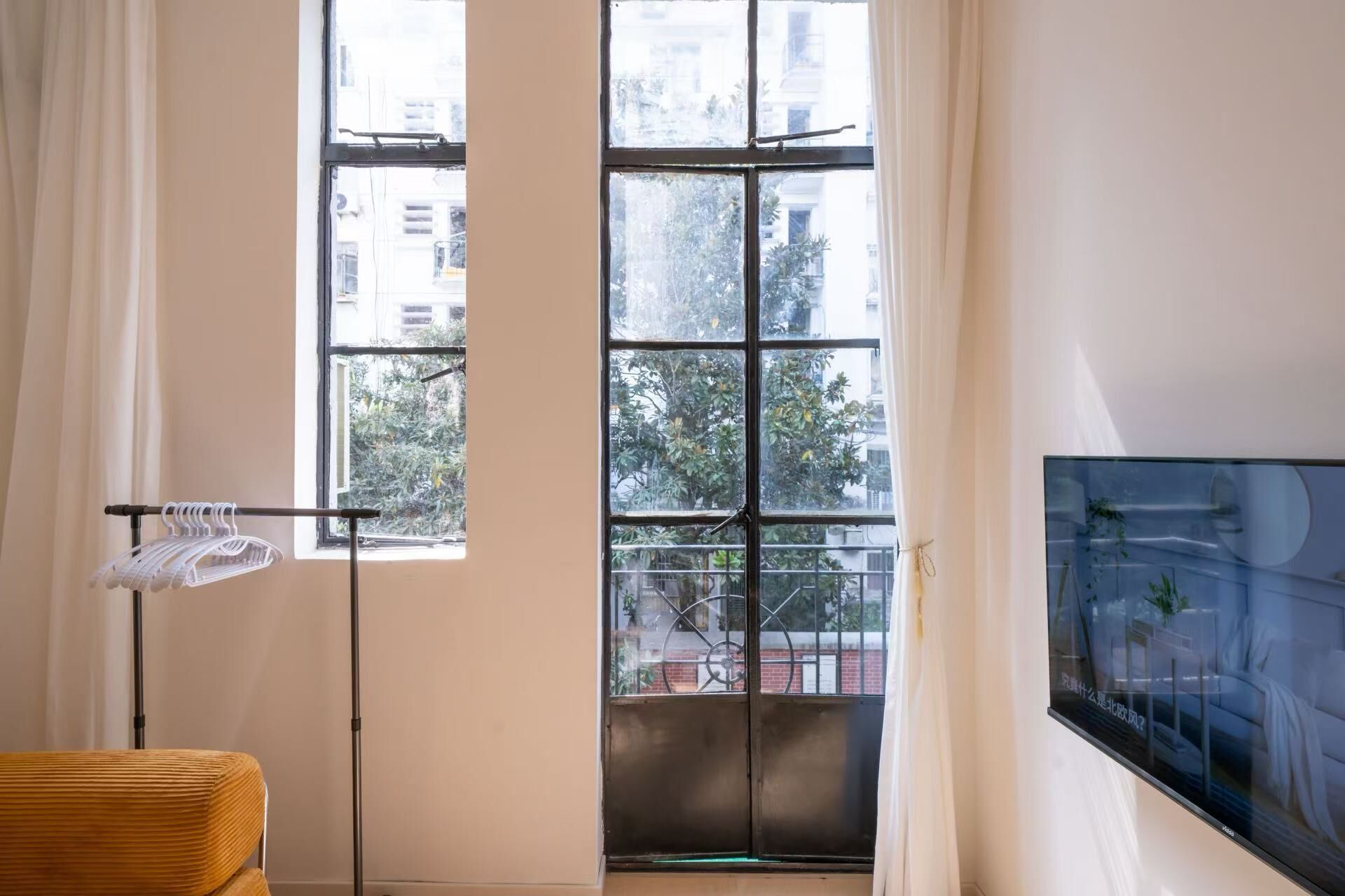 Economy Apartment | Living area