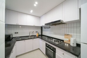 Senior Apartment | Private kitchenette