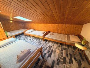 3 Schlafzimmer, Reisekinderbett, kostenloses WLAN, Bettwäsche