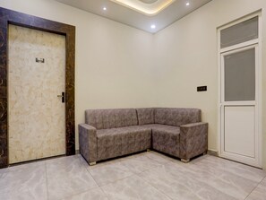 House | Interior - Deluxe Hotel O Maharshi Valmiki (Faizabad)