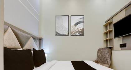 Deluxe Hotel O Maharshi Valmiki