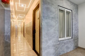 House | Interior - Deluxehotel Gaurav Inn (Faizabad)