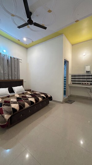 Habitación Deluxe con 1 cama doble o 2 individuales, balcón, vistas a la montaña