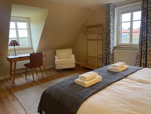 4 bedrooms, desk, travel cot, free WiFi - Vacation home Kreuzkate near Grömitz - Baltic Sea & fireplace (Manhagen)