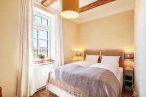 4 soverom, skrivebord, reiseseng for barn og wi-fi (inkludert)