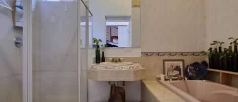 Departamento superior, vista a la ciudad | Baño