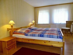 Travel cot, free WiFi - Ferienhof Birkblick "under the thatch" (Gelting)