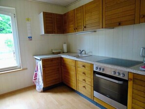 Fridge, oven, stovetop, coffee/tea maker - Ferienhof Birkblick "Green Meadow" (Gelting)