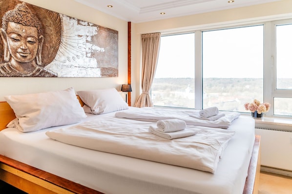 Room - Vacation apartment "FjordLoft" on the 24th floor of the Viking Tower (Schleswig)