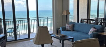 Spectacular ocean view on no drive beach + heated rooftop saltwater pool