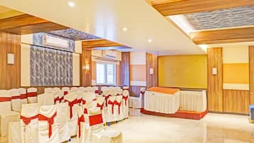 House | Meeting facility