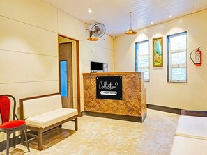 House | Reception - Super Collection O Pune Nagar Road Viman Nagar (Pune)