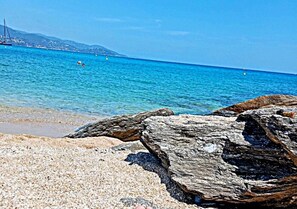 Beach - Large T3 2 steps from the sea -Terasse and Plancha (Bormes-les-Mimosas)