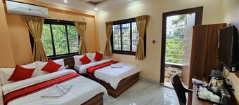 Hotel Lake View Mukundapur 