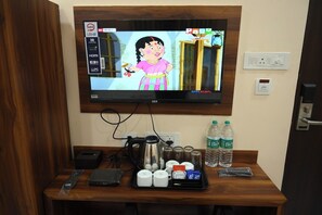 Superior Quadruple Room, Balcony | Interior - Hotel Lake View Mukundapur  (Kolkata)