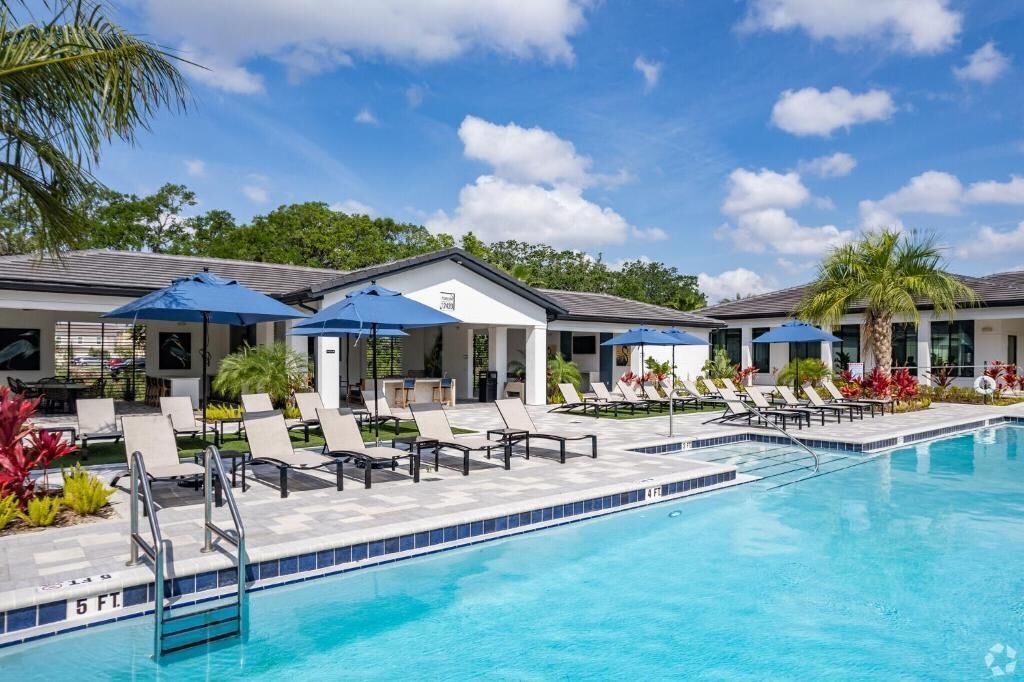 Appartement, patio | Zwembad